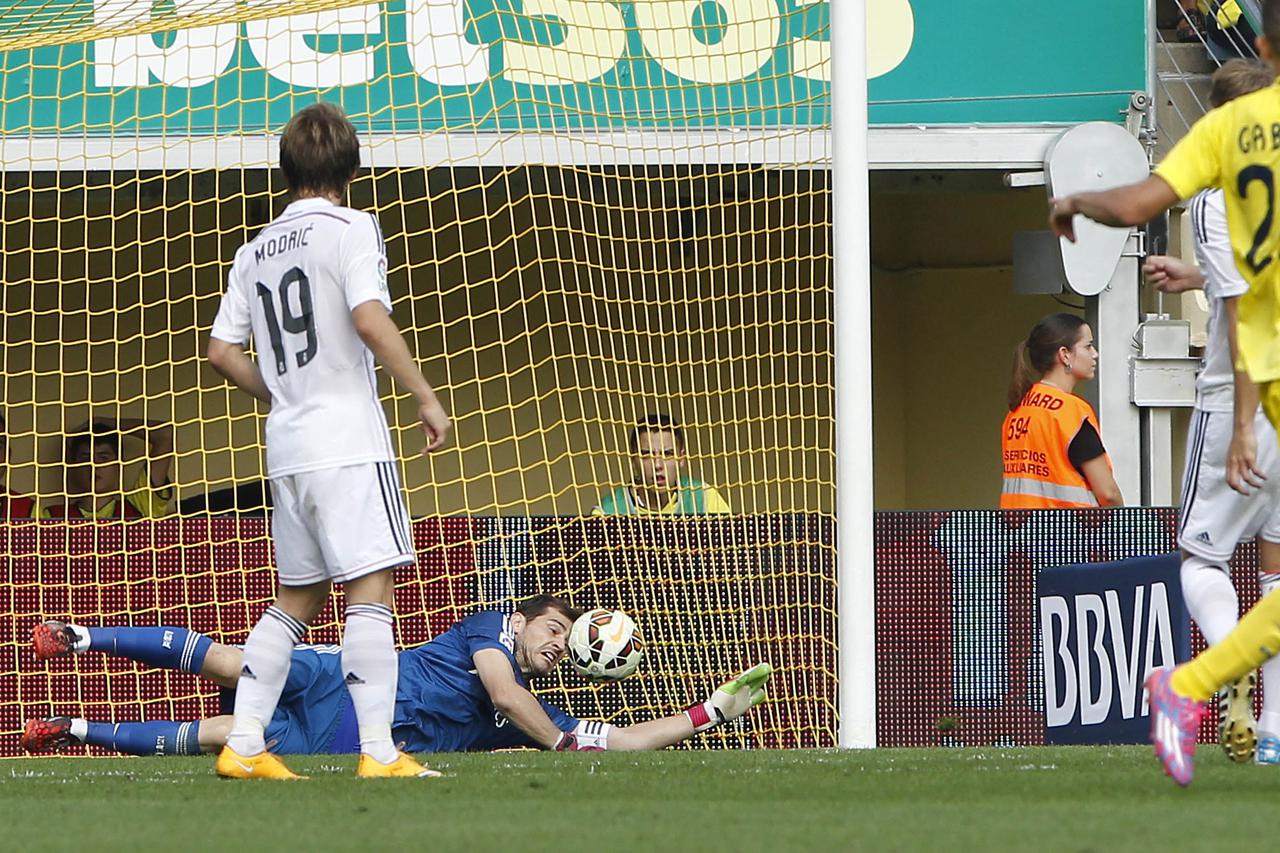 Luka Modrić - Iker Casillas