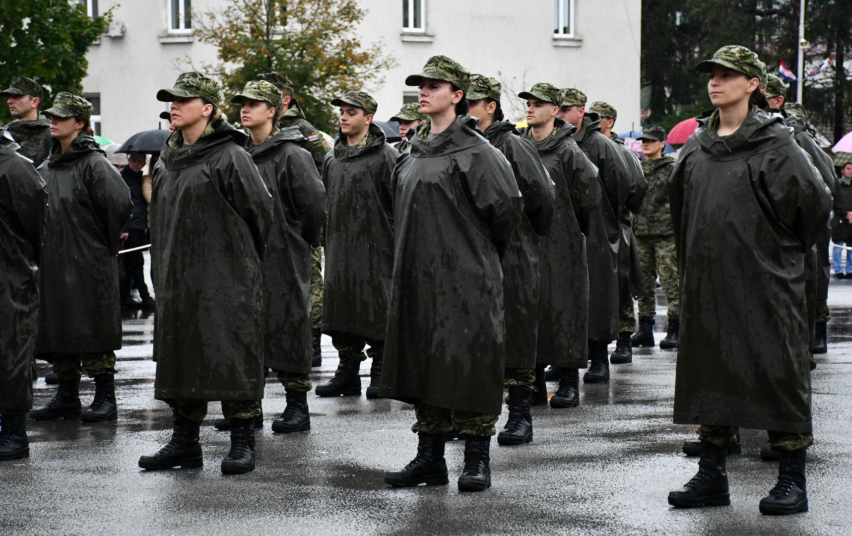 03.11.2023., Požega -  U Vojarni 123. brigade HV Pozega prisegnuo 40. narastaj rocnika na dragovoljnom vojnom osposobljavanju. Prisegu je dalo 75 rocnika, medju kojima je 62 muskarca i 13 zena. Svecanosti je nazocio nacelnik Glavnog stozera Oruzanih snaga RH admiral Robert Hranj. Photo: Ivica Galovic/PIXSELL