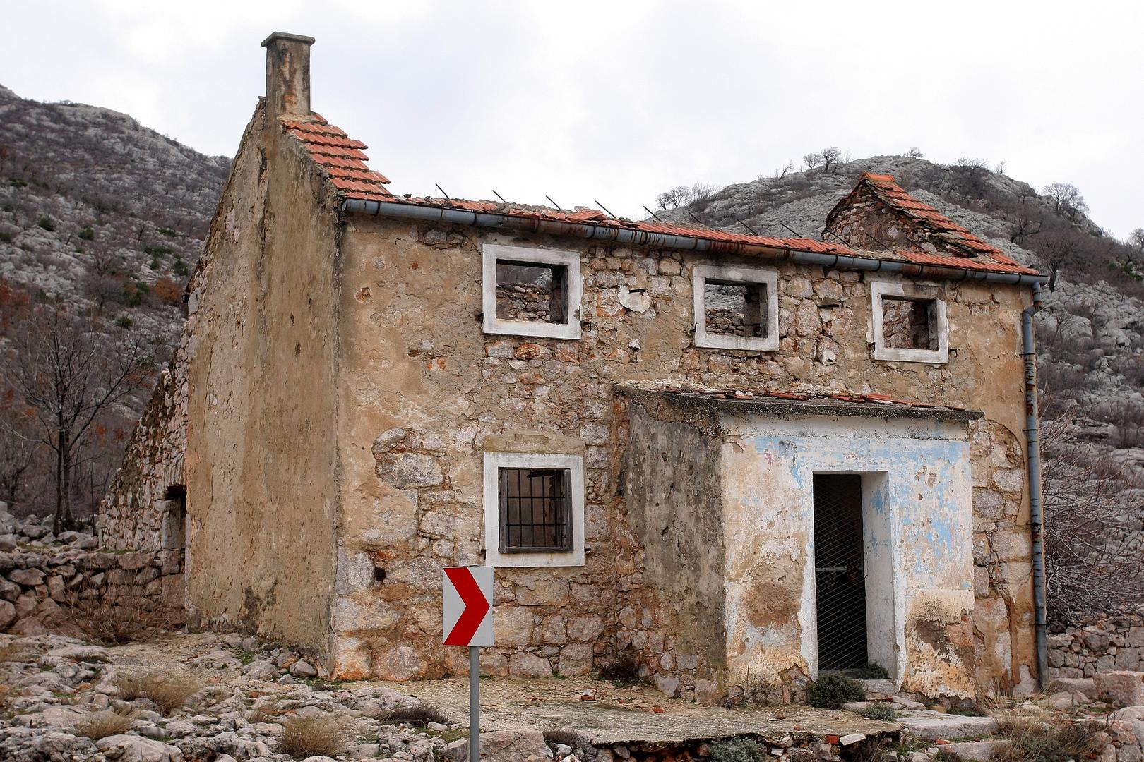 No, četnici su 1991. srušili njegovu rodnu kuću i ubili mu djeda