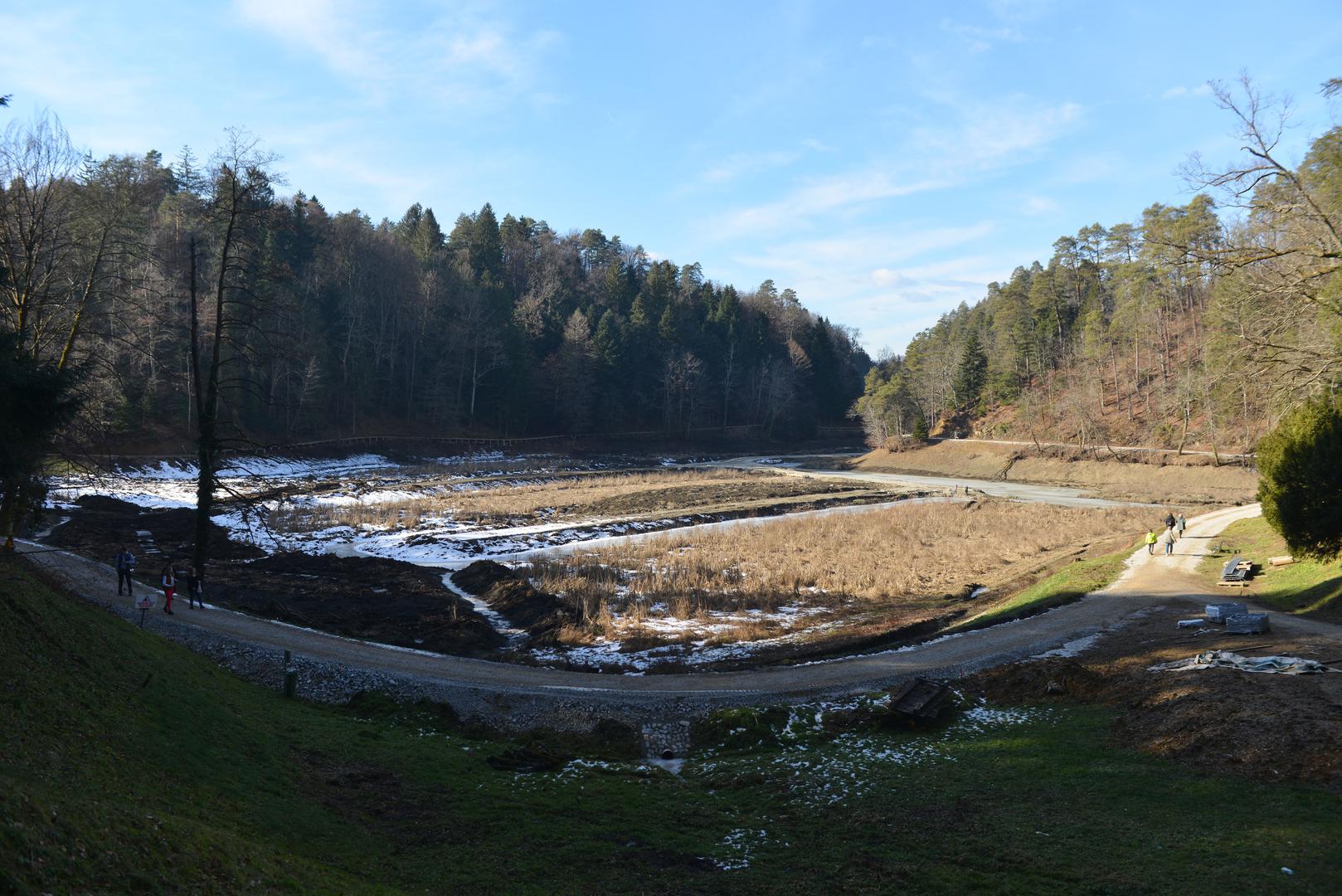 04.02.2024., Trakoscan, Hrvatska - Jezero Trakoscan presuseno je kako bi se jezero ocistilo od mulja. Radovi traju vec tri godine. Photo: Josip Mikacic/PIXSELL