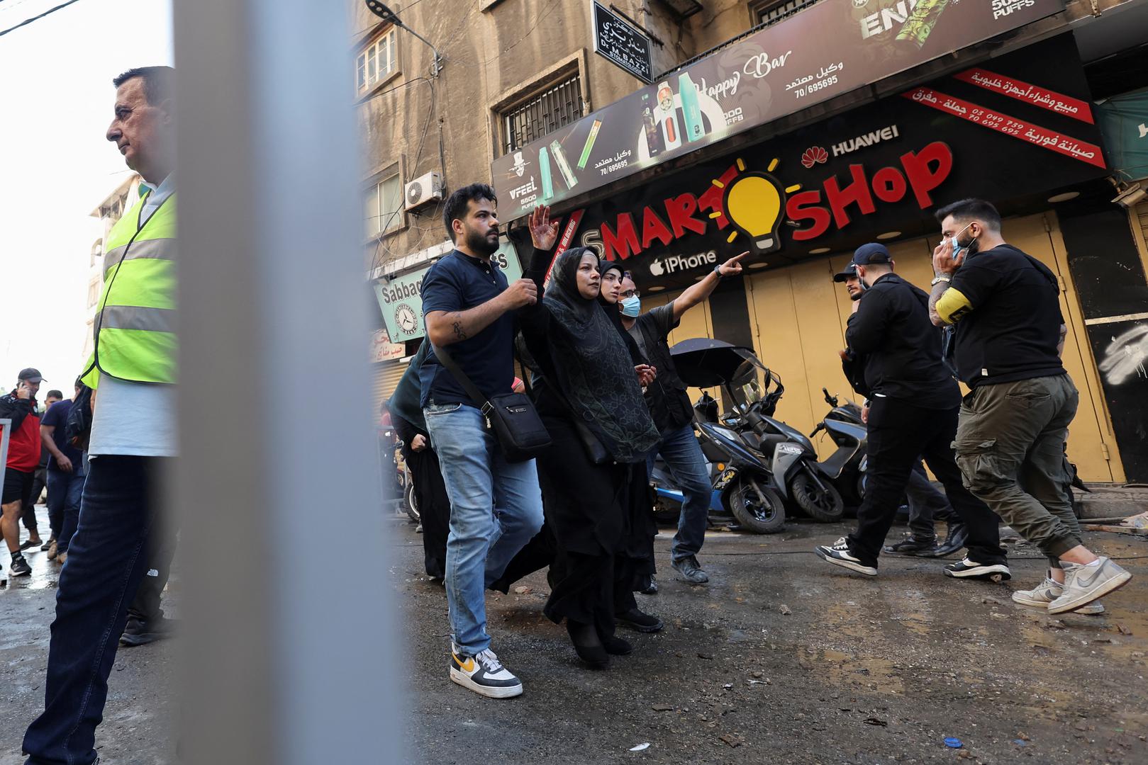 People arrive to the scene of an Israeli strike, to enquire about the safety of family members who live in the area, in Beirut's southern suburbs, Lebanon September 24, 2024. REUTERS/Amr Abdallah Dalsh Photo: AMR ABDALLAH DALSH/REUTERS