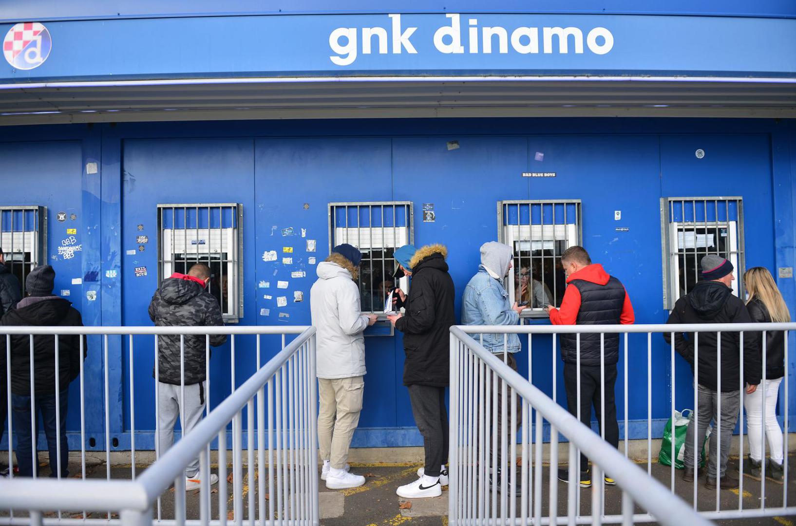 16.12.2023., Maksimir stadion, Zagreb - Guzva za kupnju karata najveceg hrvatskog derbija Dinama i Hajduka. Photo: Josip Mikacic/PIXSELL