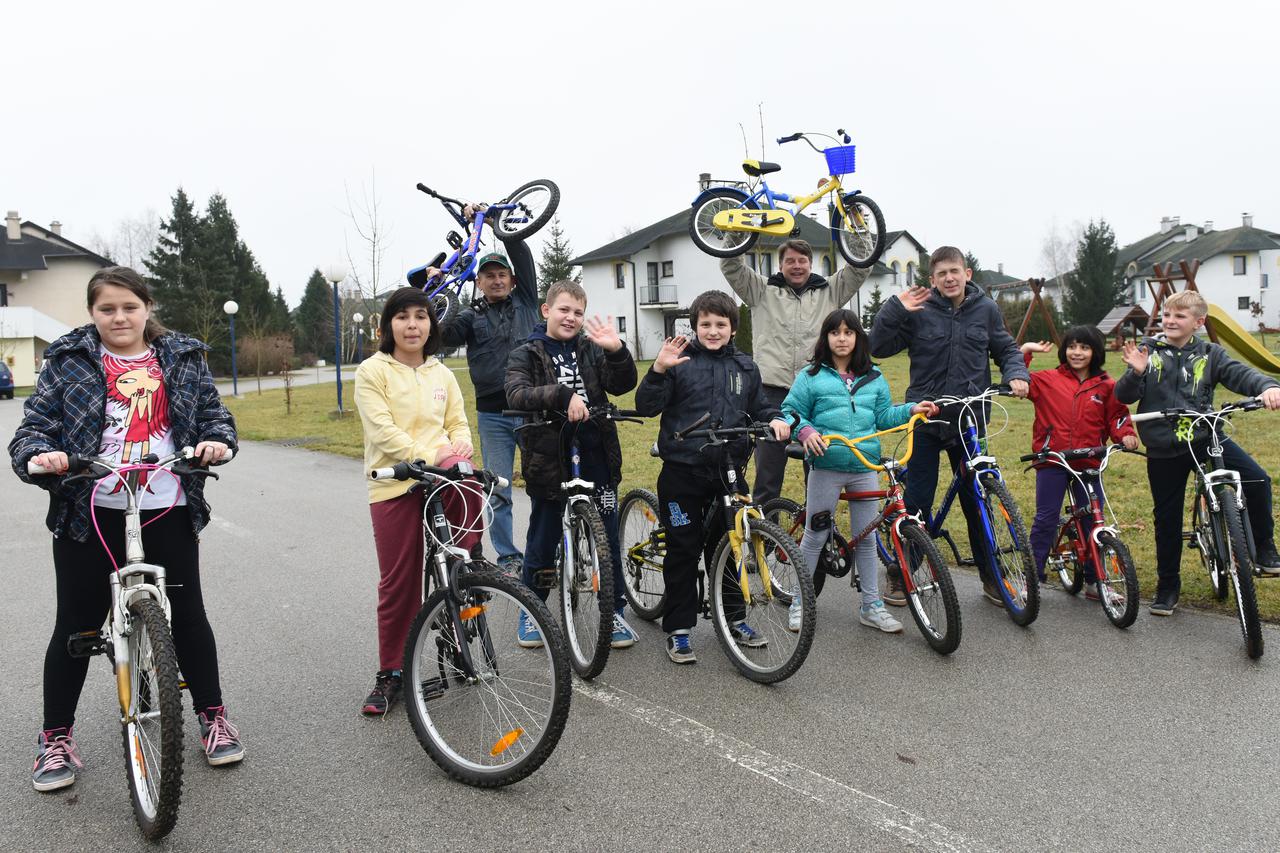 15.01.2015., Lekenik - Djeci SOS Djecjeg sela donirani su bicikli.  Photo: Davor Visnjic/PIXSELL