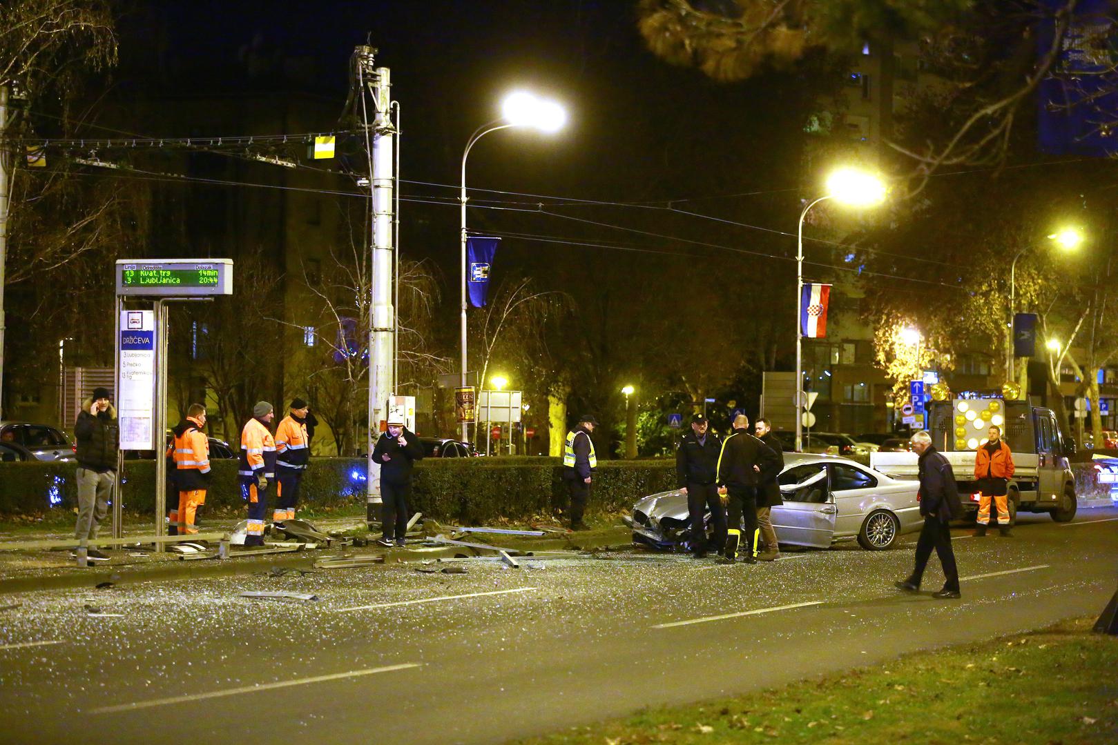 U nesreći nije bilo ozlijeđenih, a s obzirom na značajnu štetu na stajalištu, možemo reći da je tragedija nekim čudom izbjegnuta.