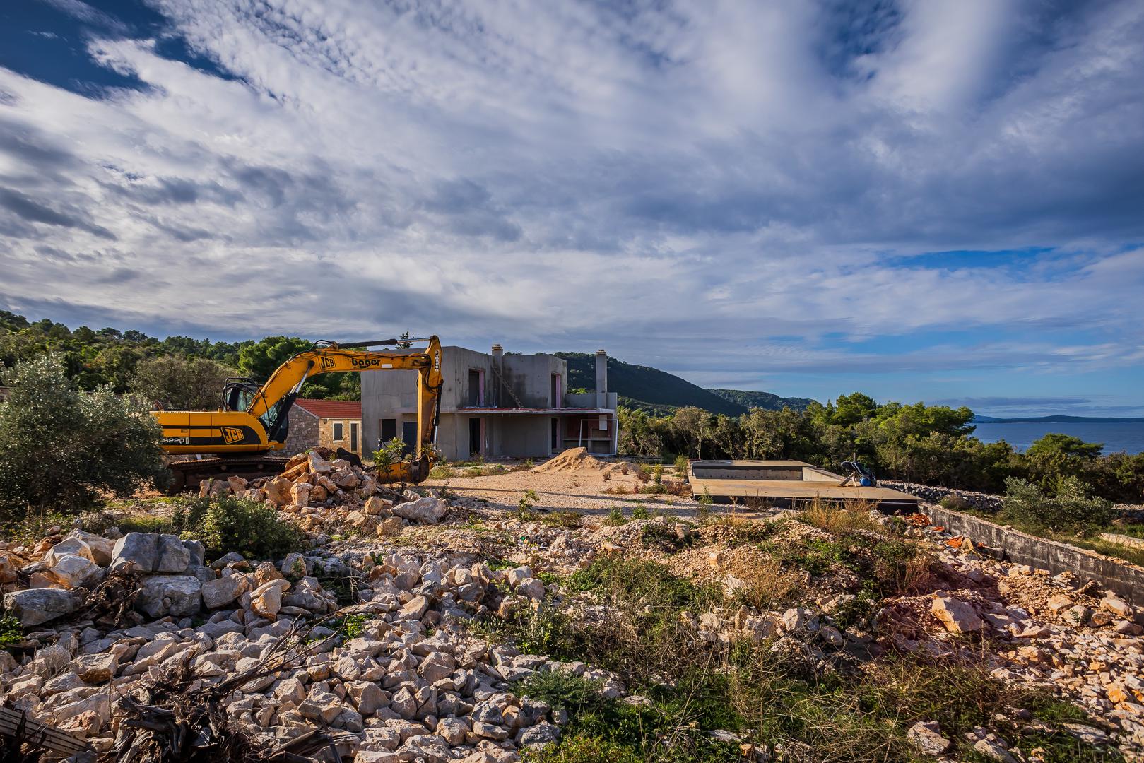 11.12.2023., Zastrazisce Otok Hvar, Bespravno sagradjena Vila Frane Barbarica bivseg sefa HEP-a. Photo: Zvonimir Barisin/PIXSELL