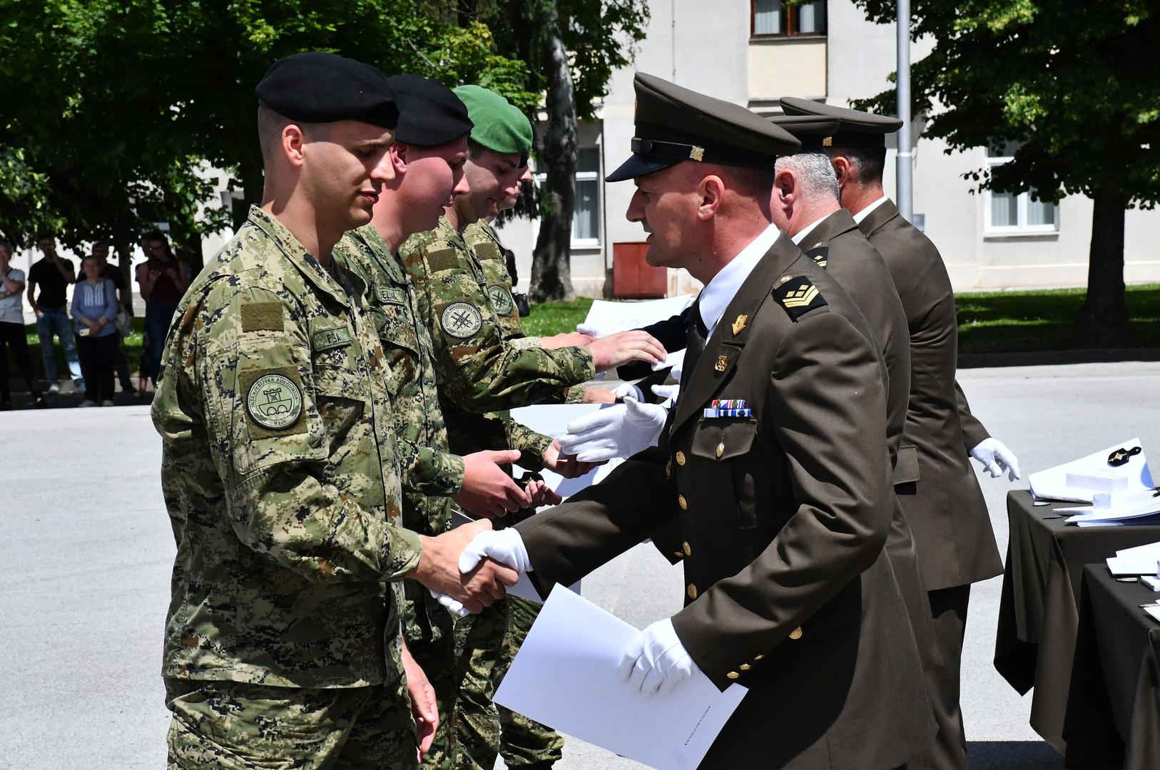 07.06.2023., Pozega - U vojarni 123. brigade HV u Pozegi odrzana je svecana promocija polaznika 30. narastaja Izobrazbe za razvoj vodja Docasnicke skole "Damir Tomljanovic Gavran". Izobrazbu je uspjesno zavrsilo 16 polaznica i 58 polaznika, a cilj izobrazbe stjecanje znanja i kompetencija za uspjesno obnasanje prvih docasnickih duznosti i provedbu zadaca na ustrojbenim mjestima skupnika. Photo: Ivica Galovic/PIXSELL