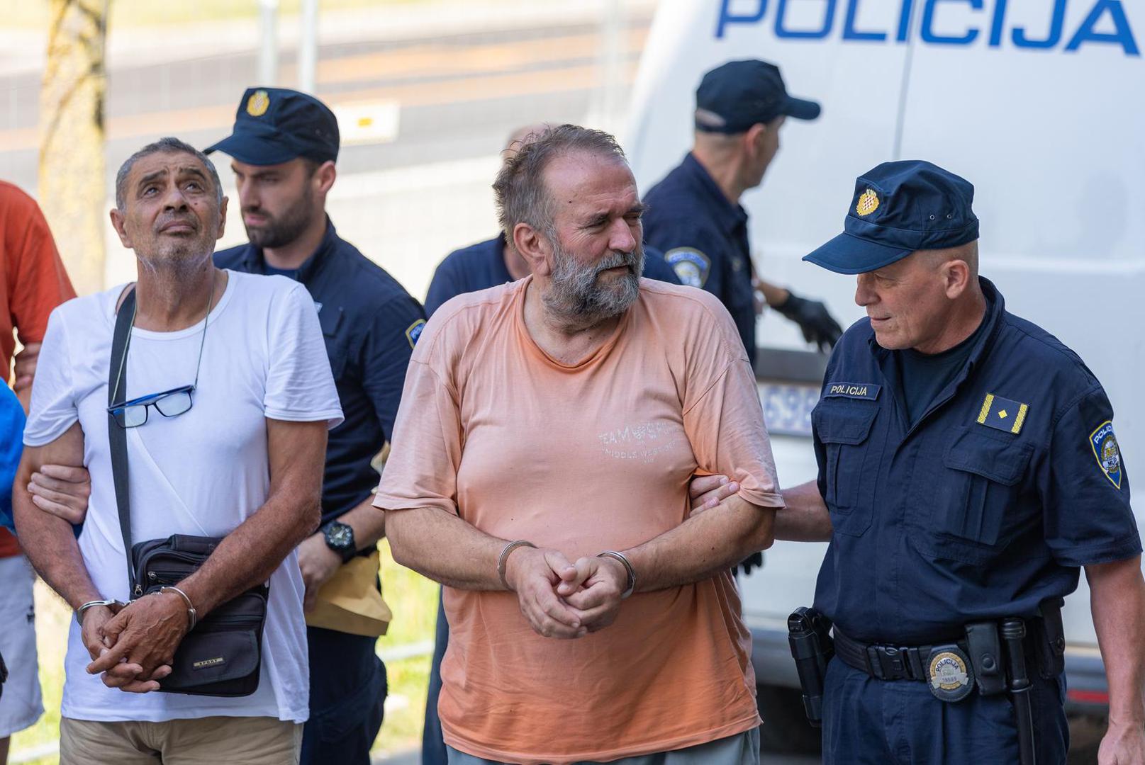 11.07.2024., Osijek - Zupanijski sud, Privodjenje petorice uhicenih, osumnjicenih za ratni zlocin sucu istrage. Photo: Davor Javorovic/PIXSELL