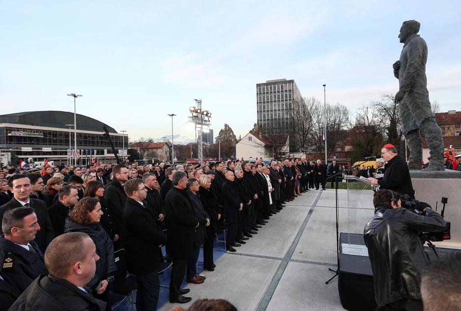 Otkriven spomenik Franji Tuđmanu u Zagrebu