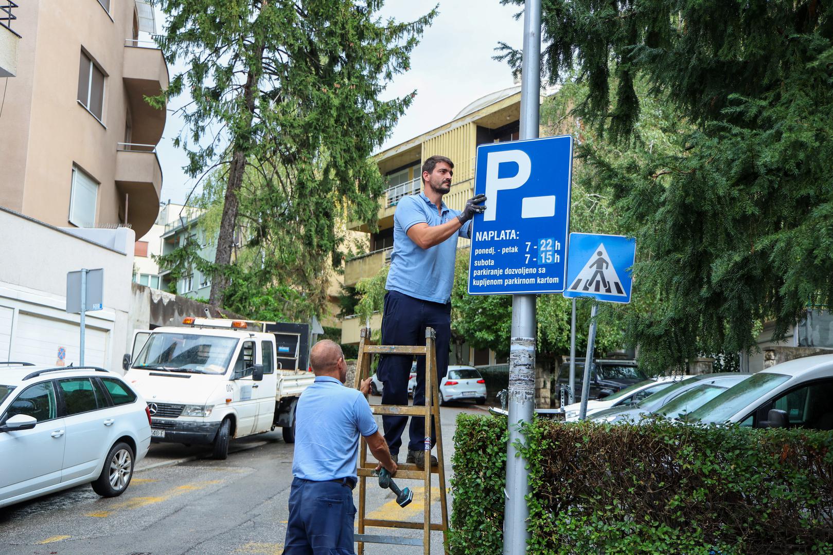 Nakon konferencije službenici grada zamijenili su i postavili nove informacijske ploče o novoj zoni pakinga. Sada je, dakle, od početka Ulice Vjenceslava Novaka dozvoljeno parkiranje za sve građane, a ne samo povlaštene.