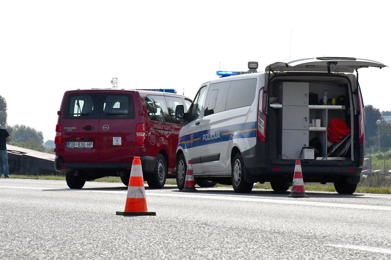 Slavonski Brod: Autobus sletio s autoceste, poginulo deset osoba, deseci ozlijeđenih