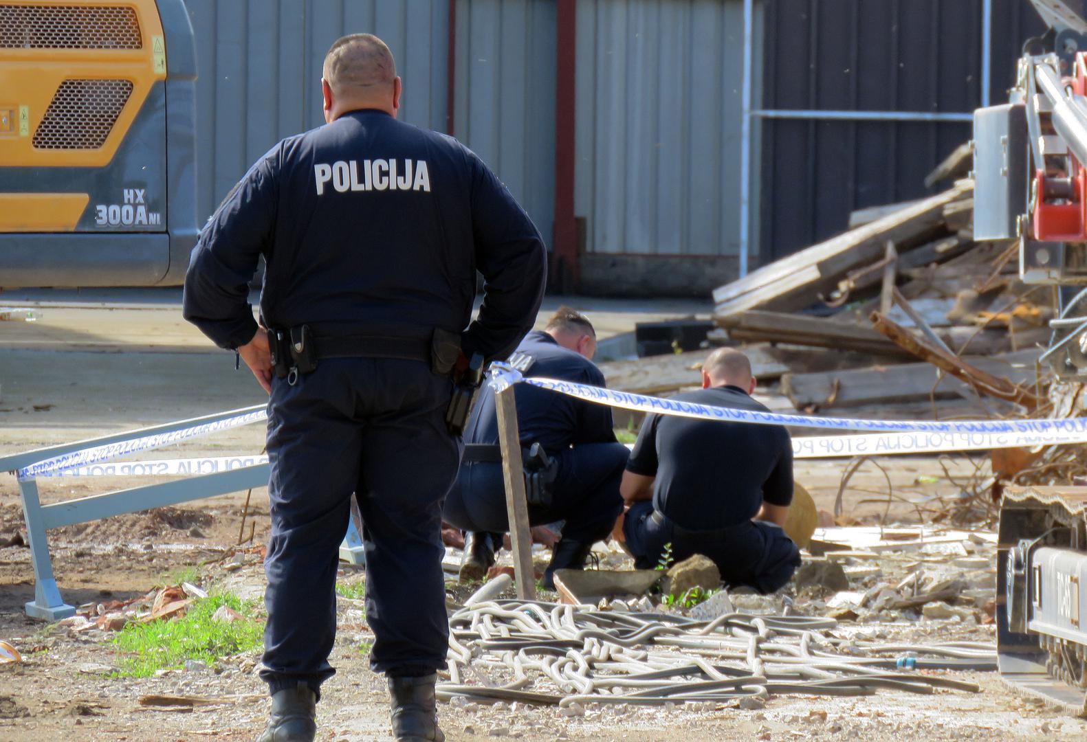 Danas između 11:30 i 13:30 navedena eksplozivna naprava je na siguran način prevezena i uništena kontroliranom eksplozijom na neobrađenim površinama na području Općine Vrbje, izvijestili su iz PU brodsko-posavske. 