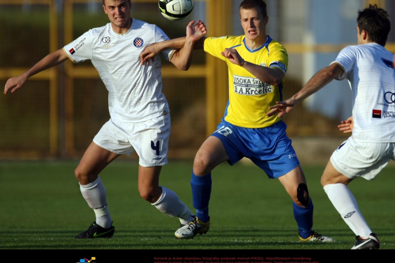 '15.09.2012., Zapresic - SRC Zapresic, 1. HNL, 8. kolo MAXtv, NK Inter Zapresic - HNK Hajduk. Antonio Milic i Tomislav Saric. Photo: Jurica Galoic/PIXSELL'