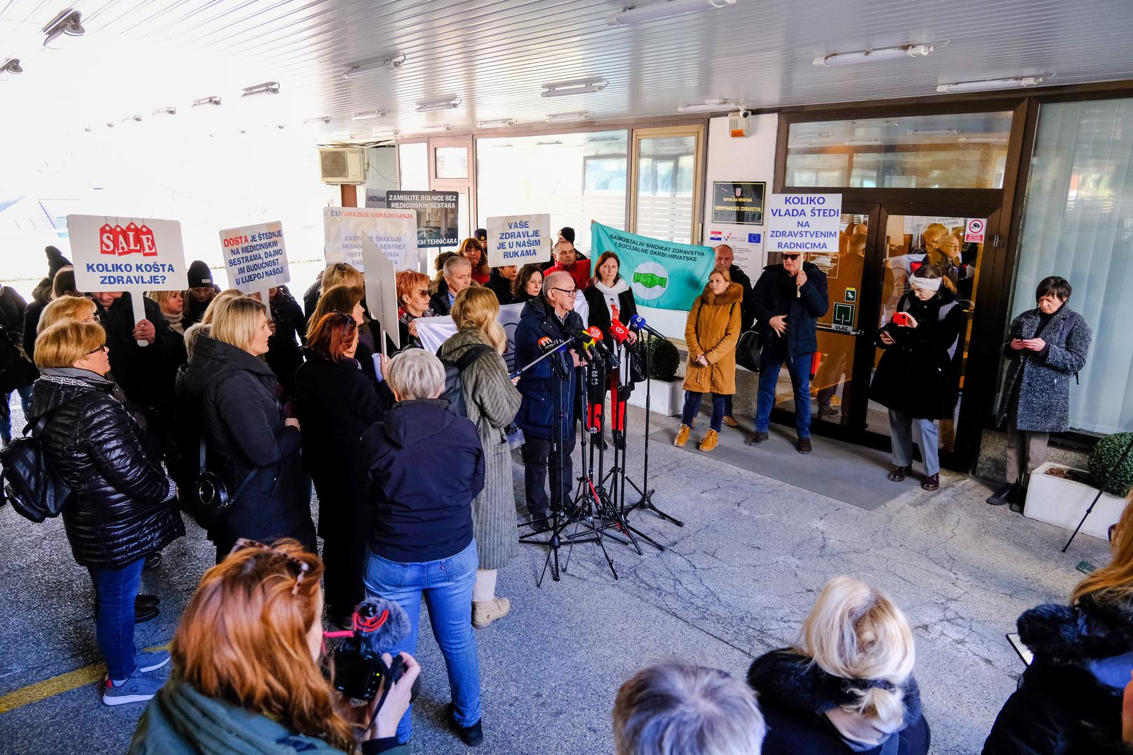 03.02.2023., Zagreb - Medicinske sestre i tehnicari odrzali su prosvjed ispred Ministarstva zdravstva. Photo: Slaven Branislav Babic/PIXSELL