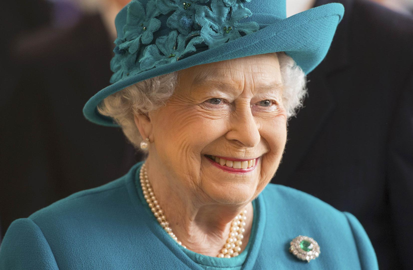 Svake srijede u 6.30 sati već desetljećima kraljica ima sastanak s britanskim premijerom.