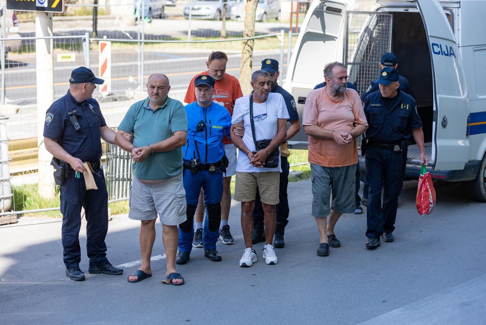 11.07.2024., Osijek - Zupanijski sud, Privodjenje petorice uhicenih, osumnjicenih za ratni zlocin sucu istrage. Photo: Davor Javorovic/PIXSELL