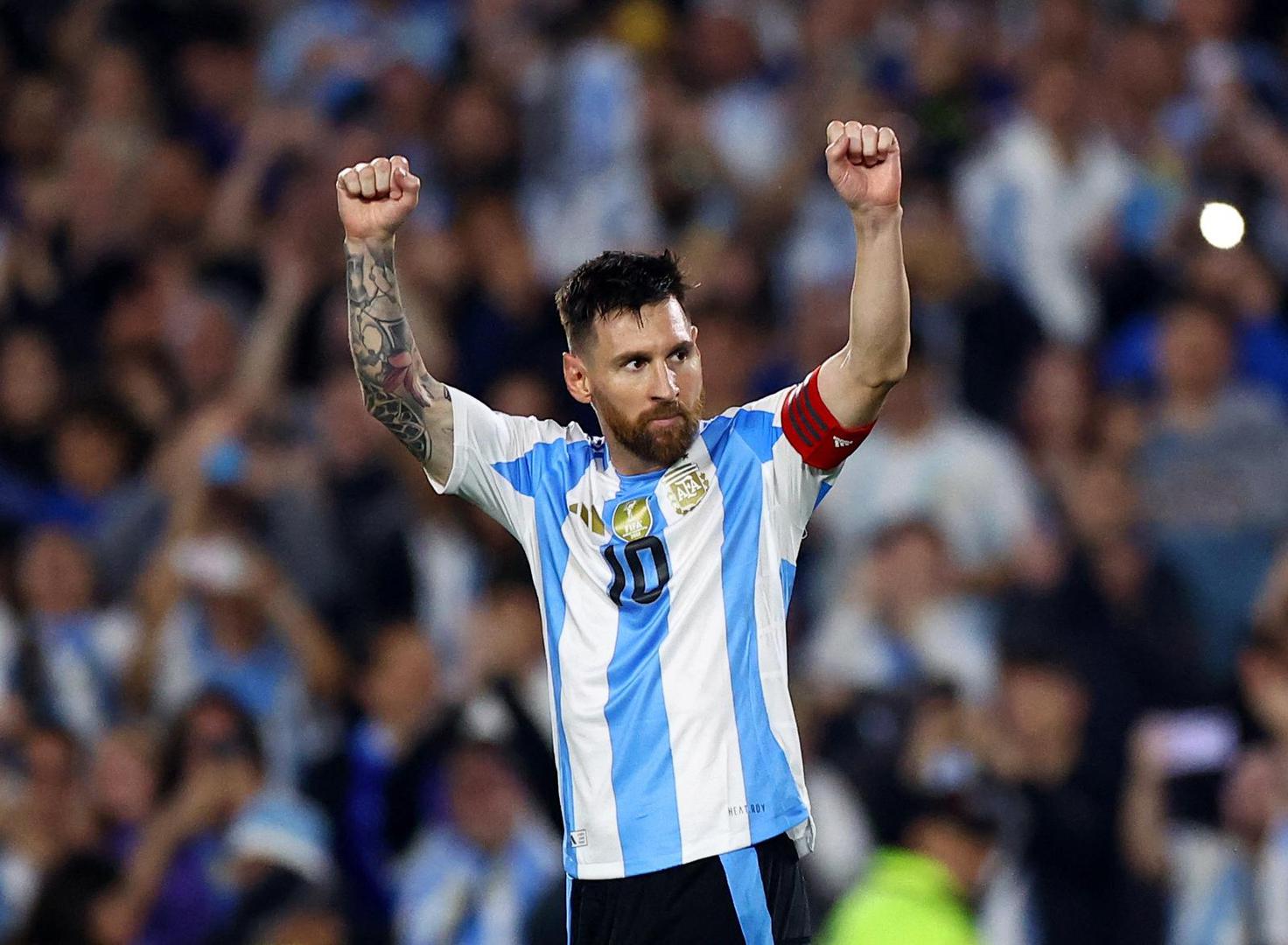 Rekorder je Argentinac Lionel Messi koji je slavio čak osam puta. Portugalac Cristiano Ronaldo osvojio je ovu nagradu pet puta, a Michel Platini, Johan Cruyff i Marco van Basten po tri puta.