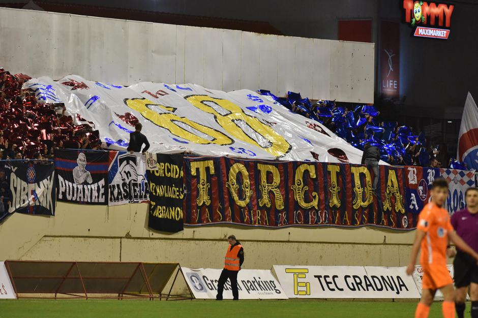 Šibenik: Torcida "zapalila" tribine tijekom utakmice Šibenika i Hajduka