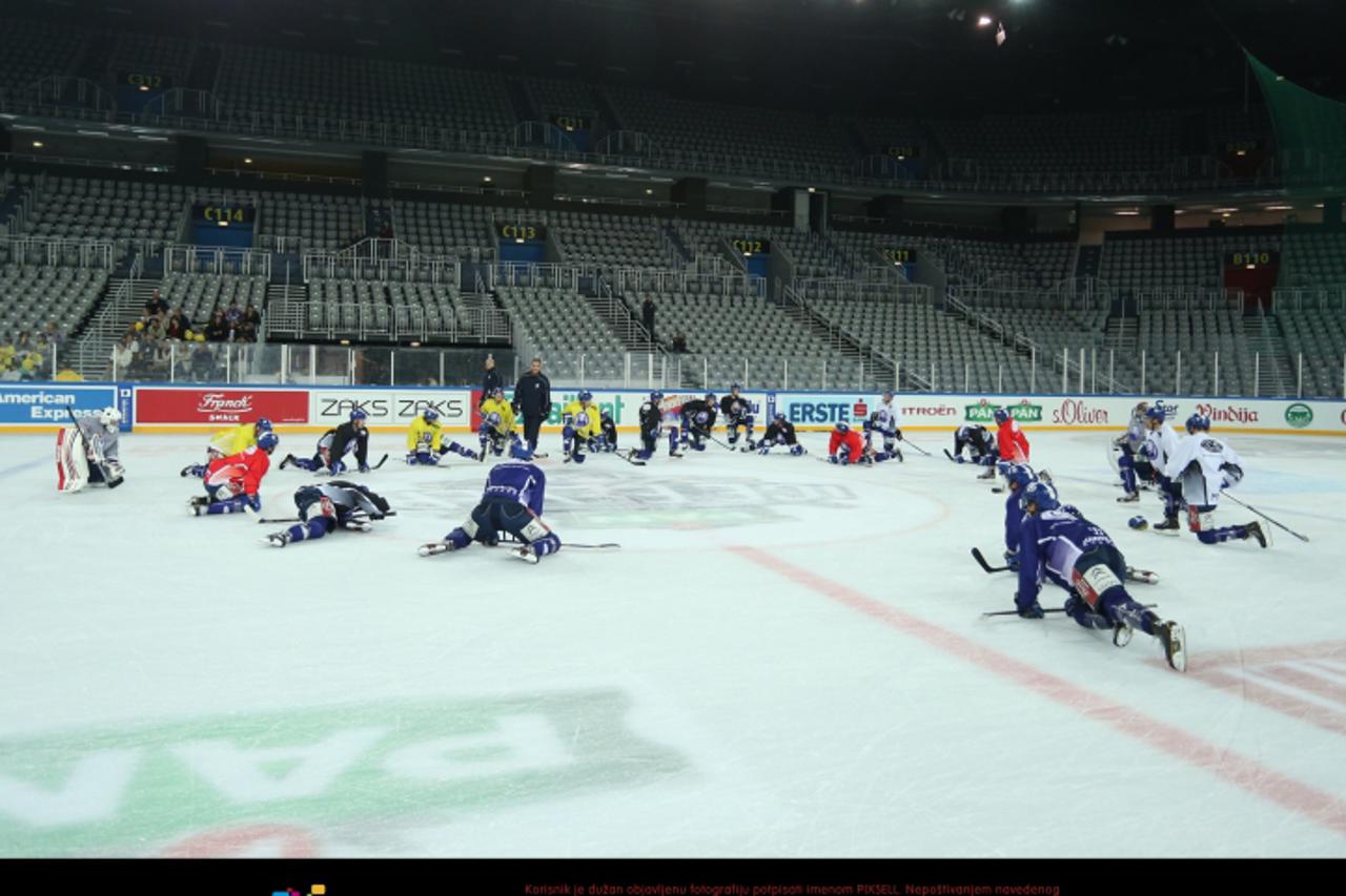 '13.11.2012., Arena Zagreb, Zagreb - Hokejasi Medveskaka odradili su trening uoci Ice Fevera.  Photo: Marko Lukunic/PIXSELL'