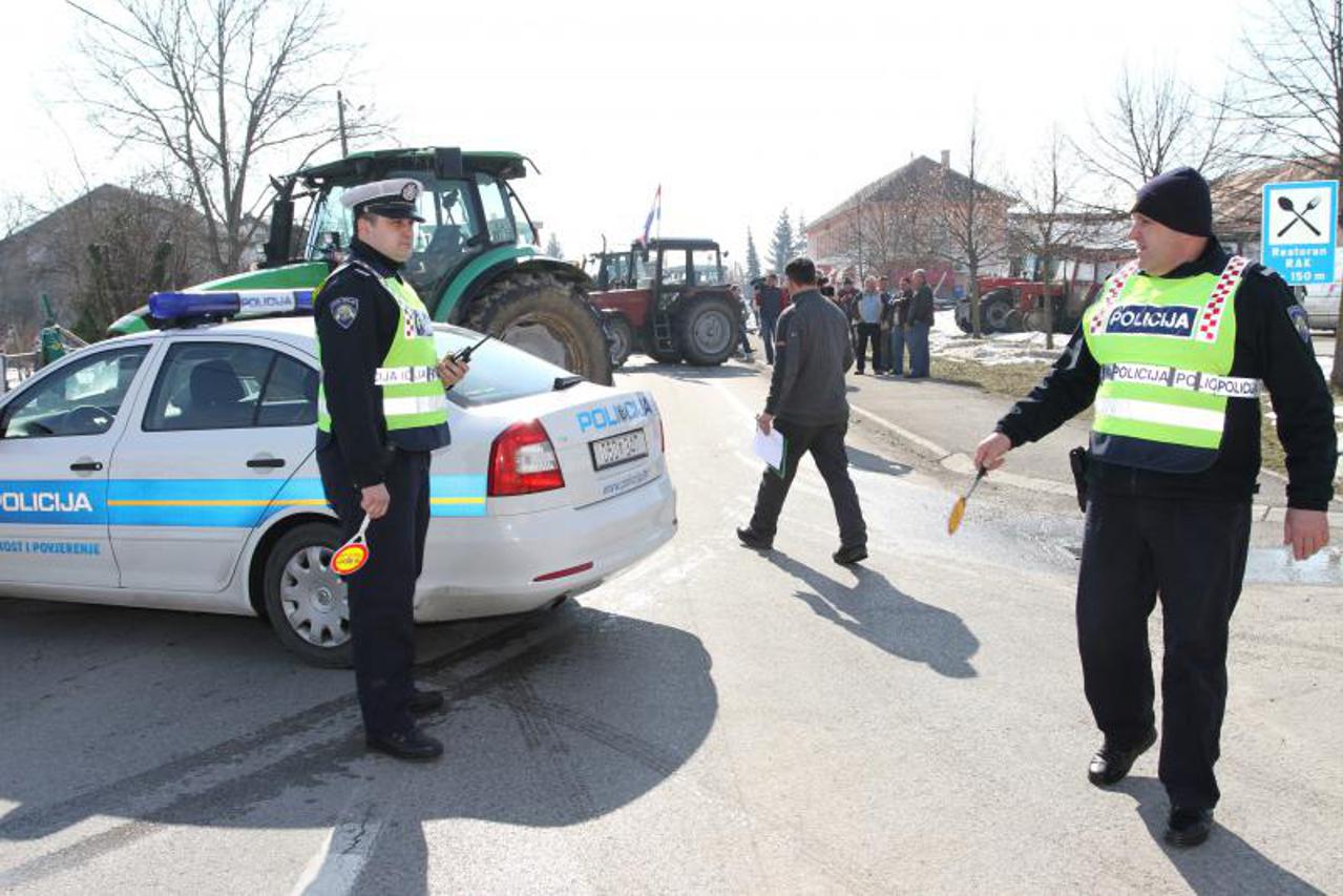 mljekari,draganić,policija,traktori (1)