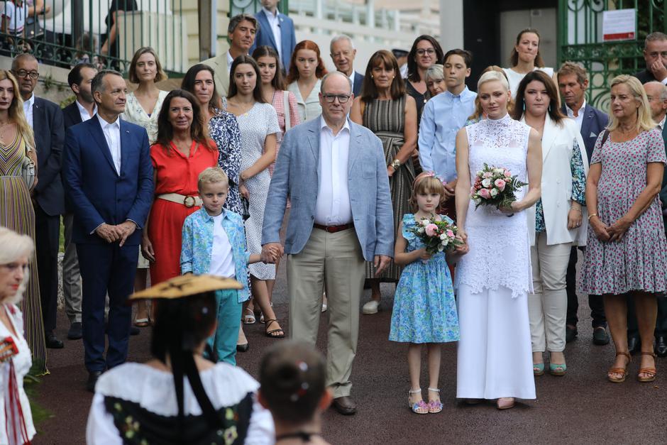 La princesse Charlene de Monaco, le prince Albert II de Monaco et leurs enfants le prince héréditaire Jacques, la princesse Gabriella lors du traditionnel Pique-nique des monégasques au parc princesse Antoinette à Monaco