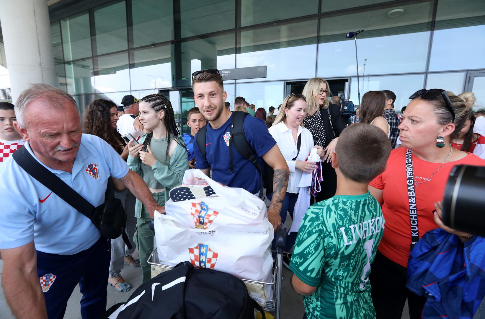 Marco Pašalić, za razliku od svih navedenih, ima karijeru iza sebe koju može i potvrditi. Jedno je vrijeme radio na baušteli. 