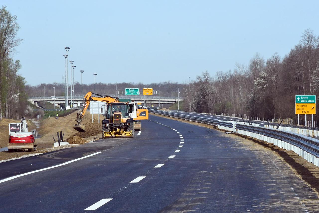 Sisak: Župan Celjak obišao radove na dovršenju izgradnje autoceste Zagreb-Sisak, novog mosta preko rijeke Odre i komunalnog pristaništa u Sisku 