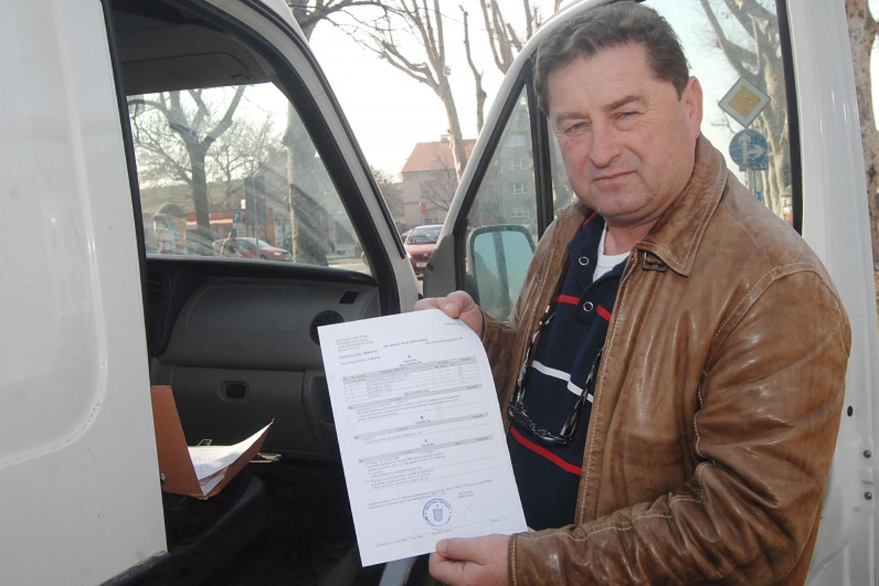 \'14.02.2011., Sisak - Josip Macak iz Bobovca vec dulje vrijeme vodi bezuspjesnu borbu sa birokracijom Sisacko-moslavacke zupanije.(ARHIVA) Photo:NIkola Cutuk/PIXSELL\'