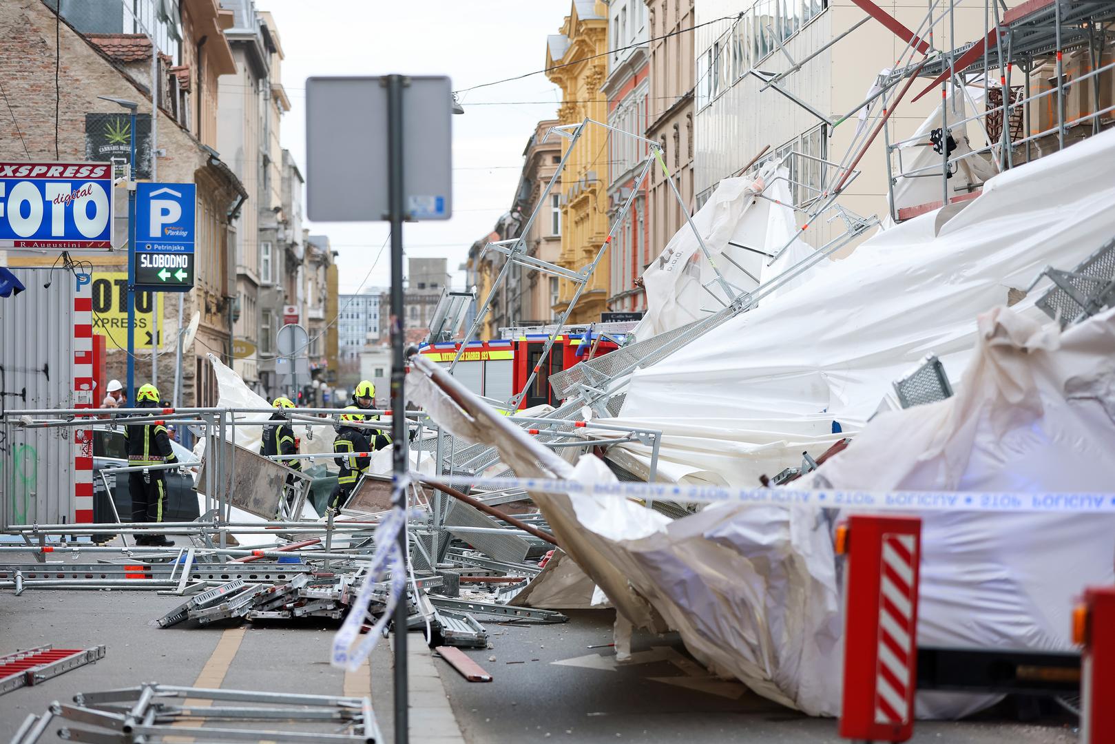 09.02.2024.,Zagreb - Urusila se skela sa zgrade u Petrinjskoj ulici Photo: Sanjin Strukic/PIXSELL