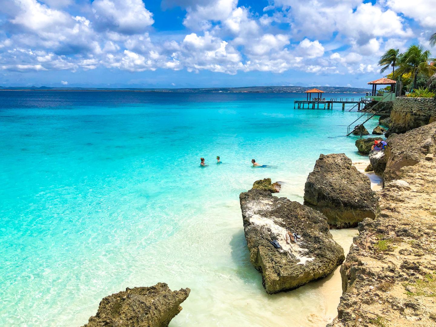 Bonaire: Bonaire se nalazi uz obalu Venezuele, ali je kao i Aruba dio Nizozemske. Od 2021. kod nas su također zabranjene kreme za sunčanje koje sadrže sastojke oksibenzon i oktinoksat.
