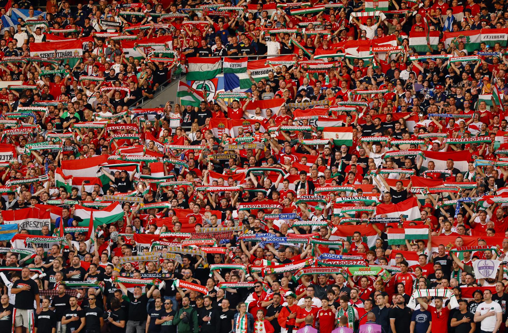 Na 16. mjestu su Mađari. Njih 46.000 stiglo je u Njemačku kako bi s tribina podržavali svoju reprezentaciju na Euru.