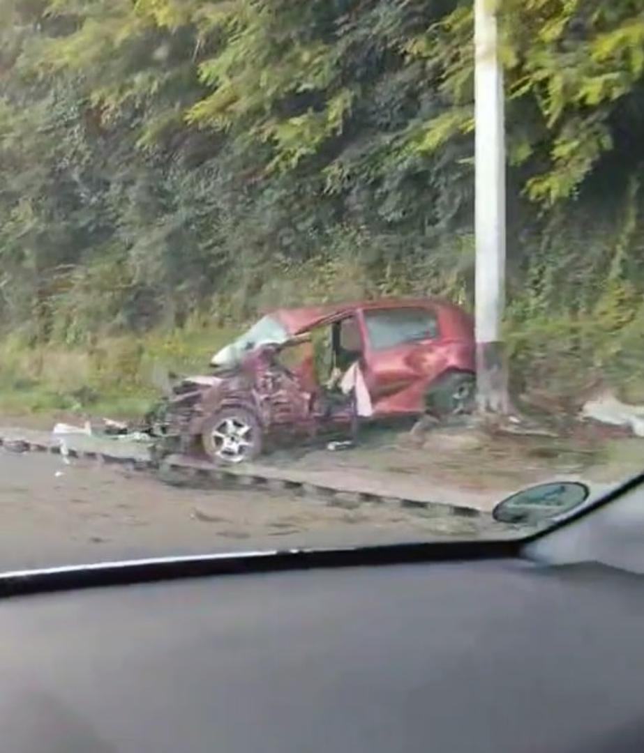 Teška prometna nesreća dogodila se ranije jutros na Aleji grada Bolonje na izlazu iz Zagreba u smjeru Zaprešića. Uznemirujuću fotografiju objavila je Facebook stranica Policija zaustavlja-Krapinsko zagorska županija. "Auto je totalka" "Nadam se da su putnici i vozač dobro" pisali su pratitelji u komentarima. Za više informacija o nesreći obratili smo se zagrebačkoj policiji iz koje su nam kazali kako će detalje objaviti na svojim web stranicama tijekom dana. 