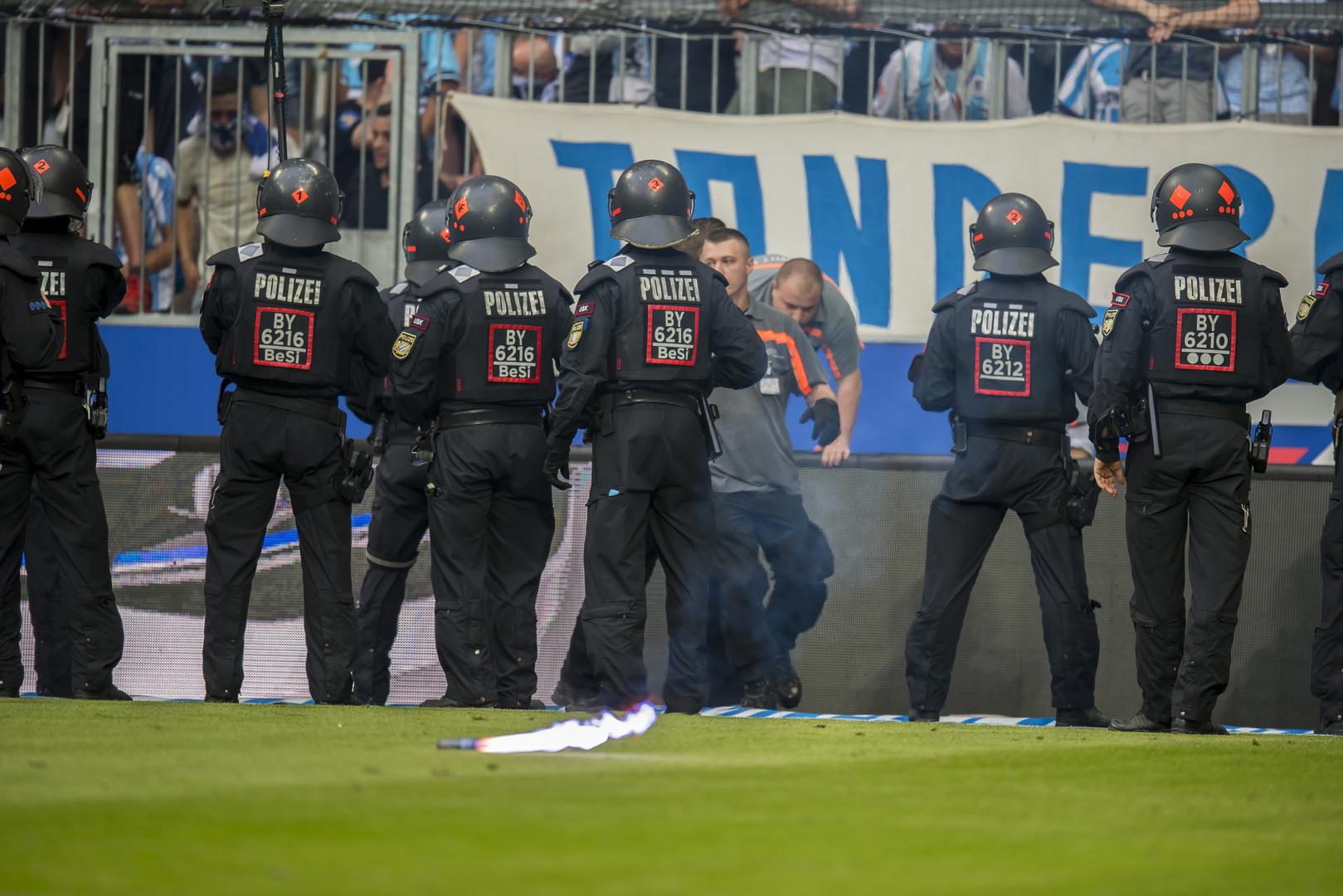 Navijači TSV 1860 München prekinuli su utakmicu