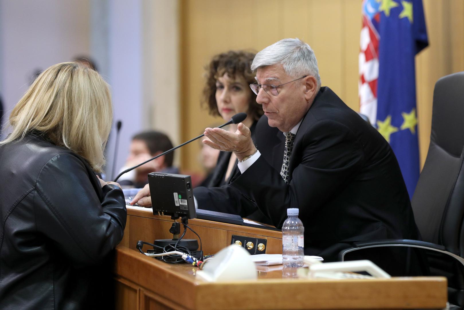 24.10.2023., Zagreb - Premijer Andrej Plenkovic dosao je u Sabor i u nastavku sjednice podnosi godisnje izvjesce Vlade Republike Hrvatske.  Zastupnici lupanjem iskazuju nezadovoljstvo. Photo: Patrik Macek/PIXSELL