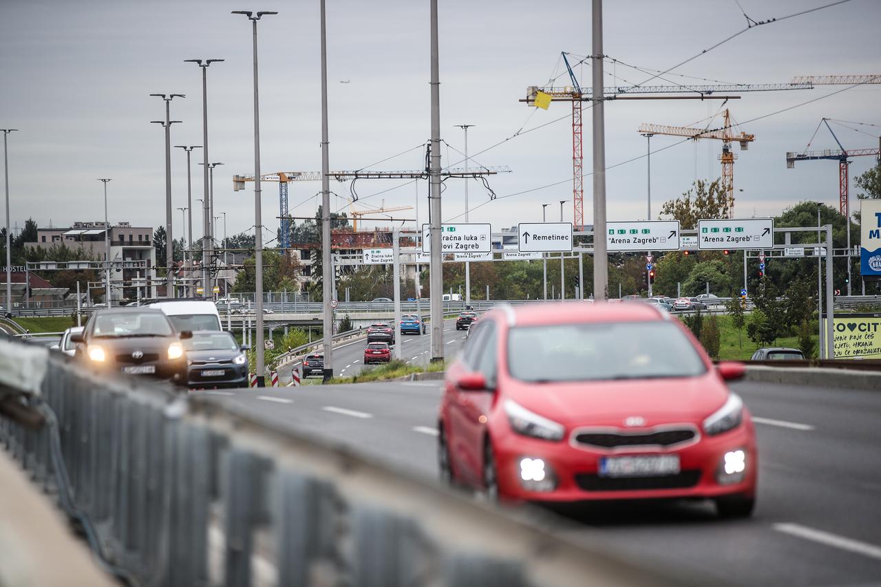 Zagreb: Gust promet na Jadranskom mostu