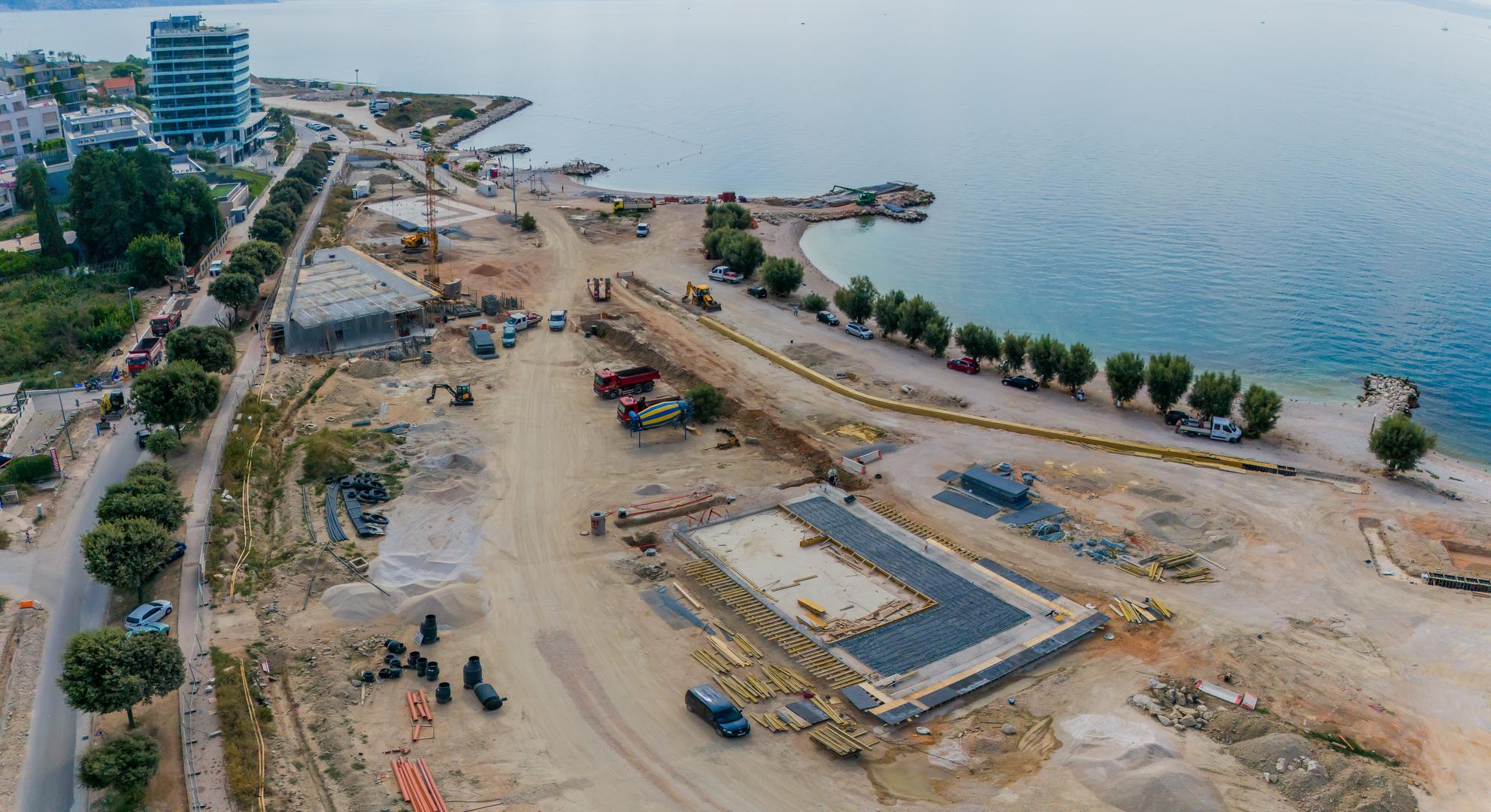 Radovi na uređenju najveće splitske plaže počeli su u veljači, a trebali bi trajati ukupno oko godinu dana. 