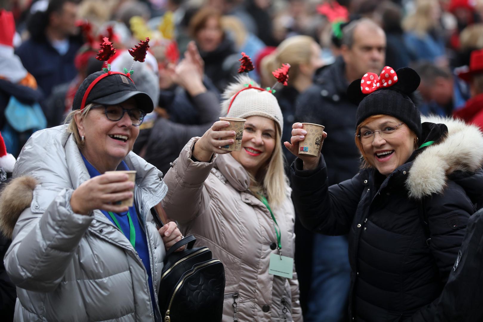 31.12.2022., Fuzine - Docek Nove godine u podne na igralistu pored brane  Photo: Goran Kovacic/PIXSELL