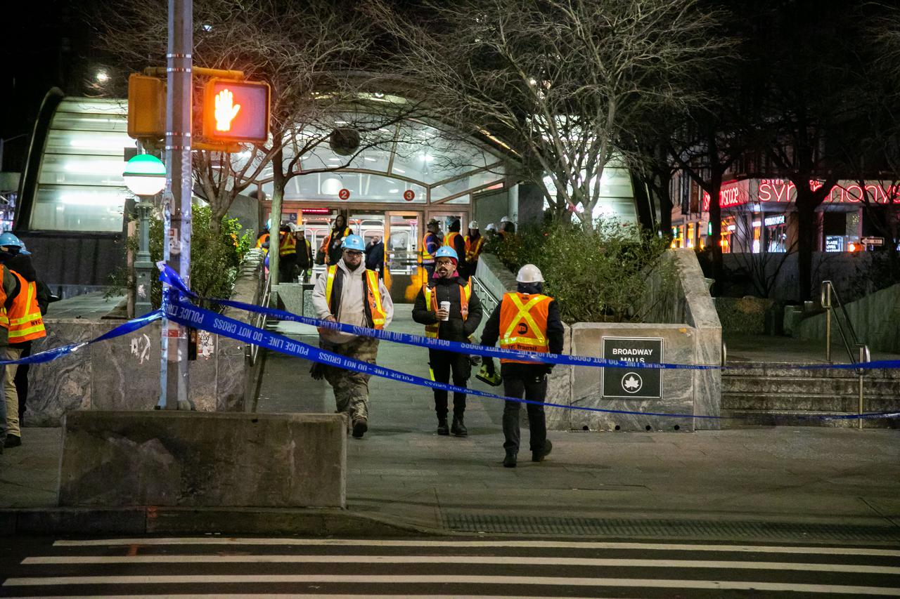 U.S.-NEW YORK-SUBWAY-DERAILMENT