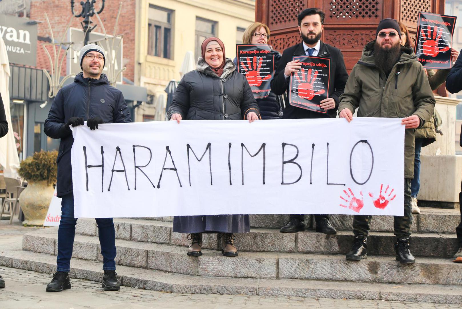 03, January, 2025, Novi Pazar -The citizens of Novi Pazar gathered in front of Sebilj this Friday as part of the "Stop, Serbia" campaign. Photo: Elmedin Hajrovic/ATAImages

03, januar, 2025, Novi Pazar - Gradanji Novog Pazara su se i ovog petka okupili isped Sebilja u skoplu akcije "Zastani, Srbijo". Photo: Elmedin Hajrovic/ATAImages Photo: Elmedin Hajrovic/ATA Images/PIXS/PIXSELL