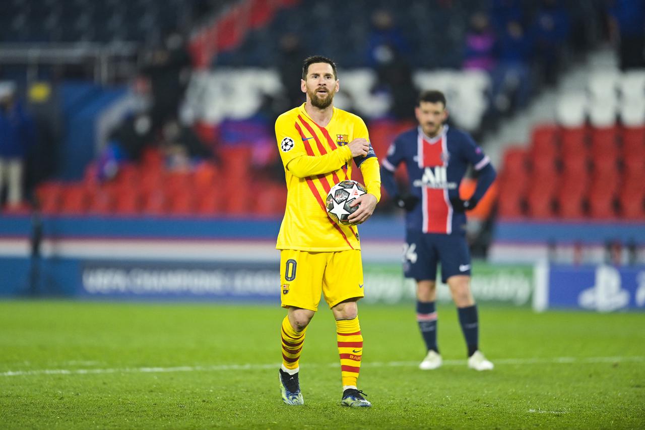 Match de football en 1/8ème finale de ligue des champions Paris Saint Germain (PSG) contre Barcelone (1-1) au parc des Princes à Paris