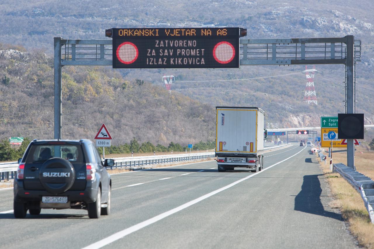 vjetar na autocesti