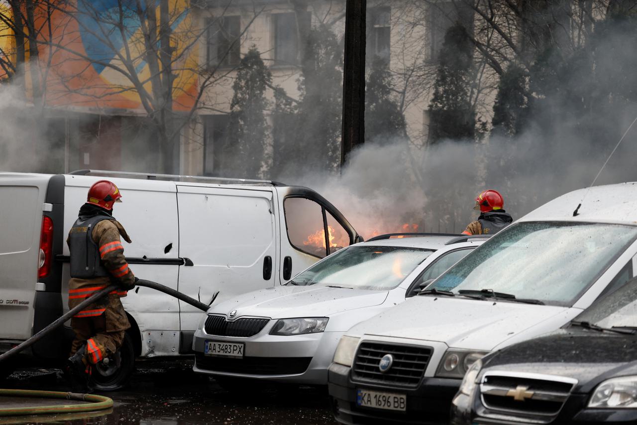 Ukrainian servicemen of the 110th Battalion take part in an exercise near the frontline town of Kreminna