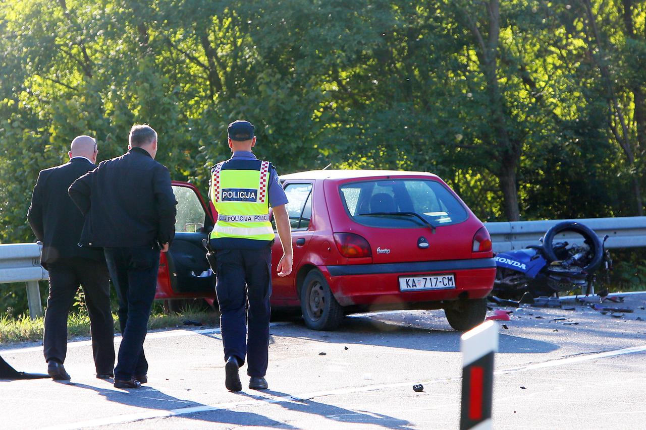 U prometnoj nesreći koja se dogodila na Petrakovom Brdu poginuo je motociklist