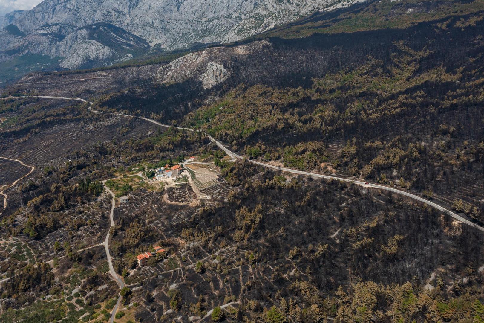 03.08.2024. Gornje Tucepi
Fotografije iz zraka opožarenog podrucja od Tucepi do Gornje Podgore i Parka prirode Biokovo. Photo: Matko Begovic/PIXSELL