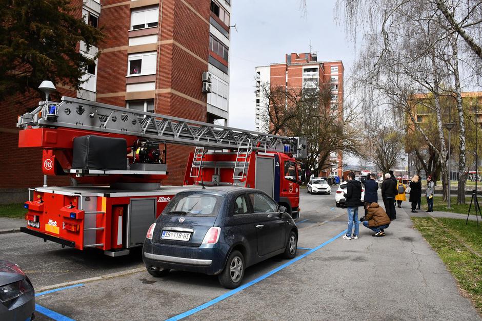 Slavonski Brod: Preventivna vatrogasna vježba Javne vatrogasne postrojbe i policije