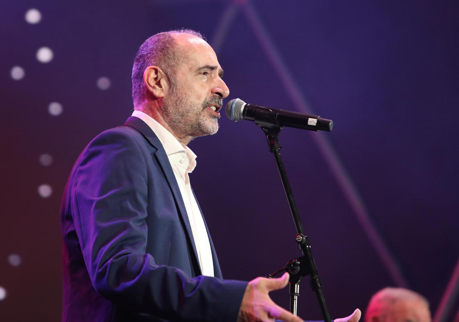 Prvu večer otvorila je grupa Vigor, a na pozornicu su se popeli i Miroslav Škoro, Dražen Zečić, koji je s Lidijom Bačić otpjevao dva dueta, te Mate Bulić. 