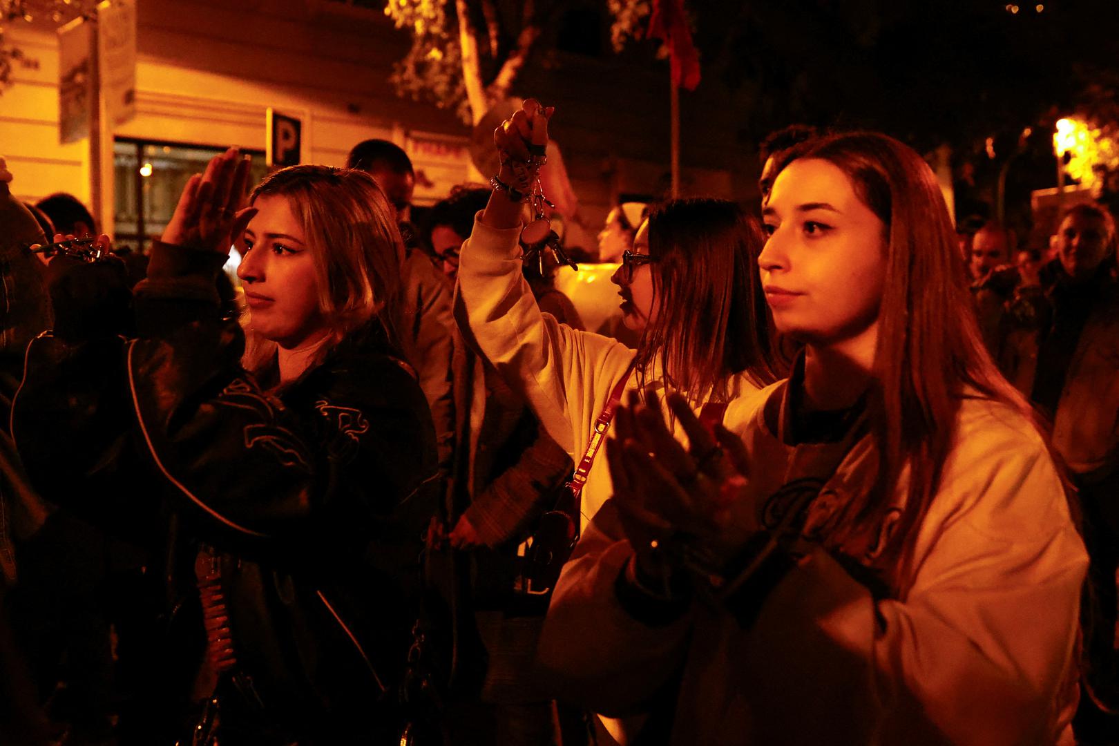 Manje demonstracije održane su diljem Katalonije, te u Burgosu na sjeveru zemlje i Jerezu de la Fronteri na jugu.