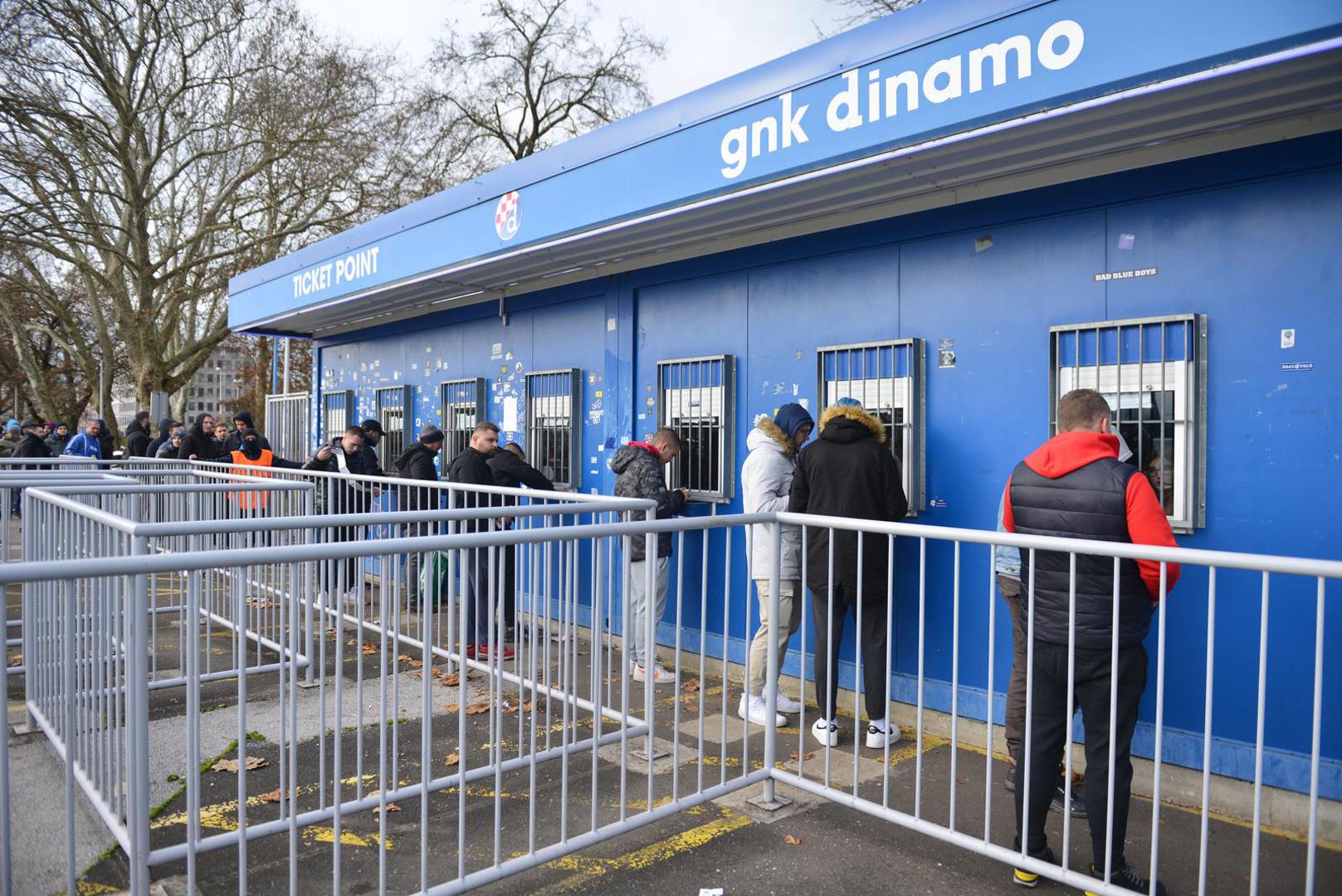 16.12.2023., Maksimir stadion, Zagreb - Guzva za kupnju karata najveceg hrvatskog derbija Dinama i Hajduka. Photo: Josip Mikacic/PIXSELL