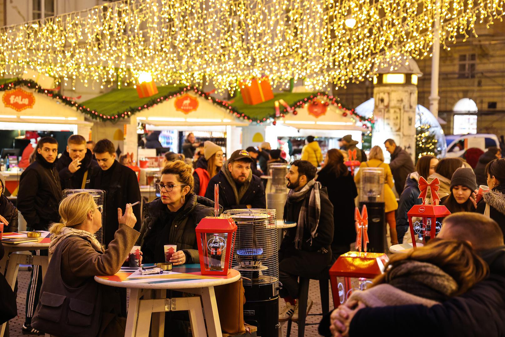 29.11.2024., Zagreb - Advent na Trgu bana Josipa Jelacica i na Europskom trgu dan uoci otvorenja i paljenja prve adventske svijece. Photo: Luka Stanzl/PIXSELL