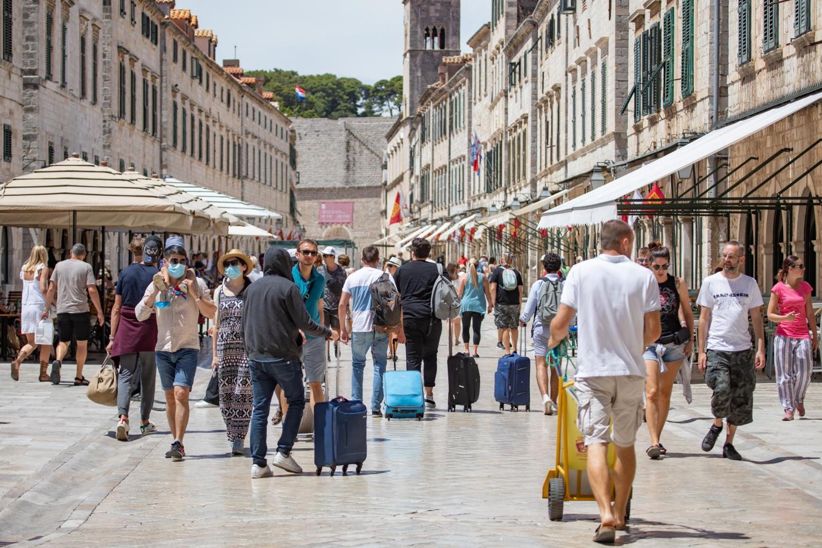 18.07.2020., Stara gradska jezgra, Dubrovnik - Turisti u gradu.
Photo: Grgo Jelavic/PIXSELL