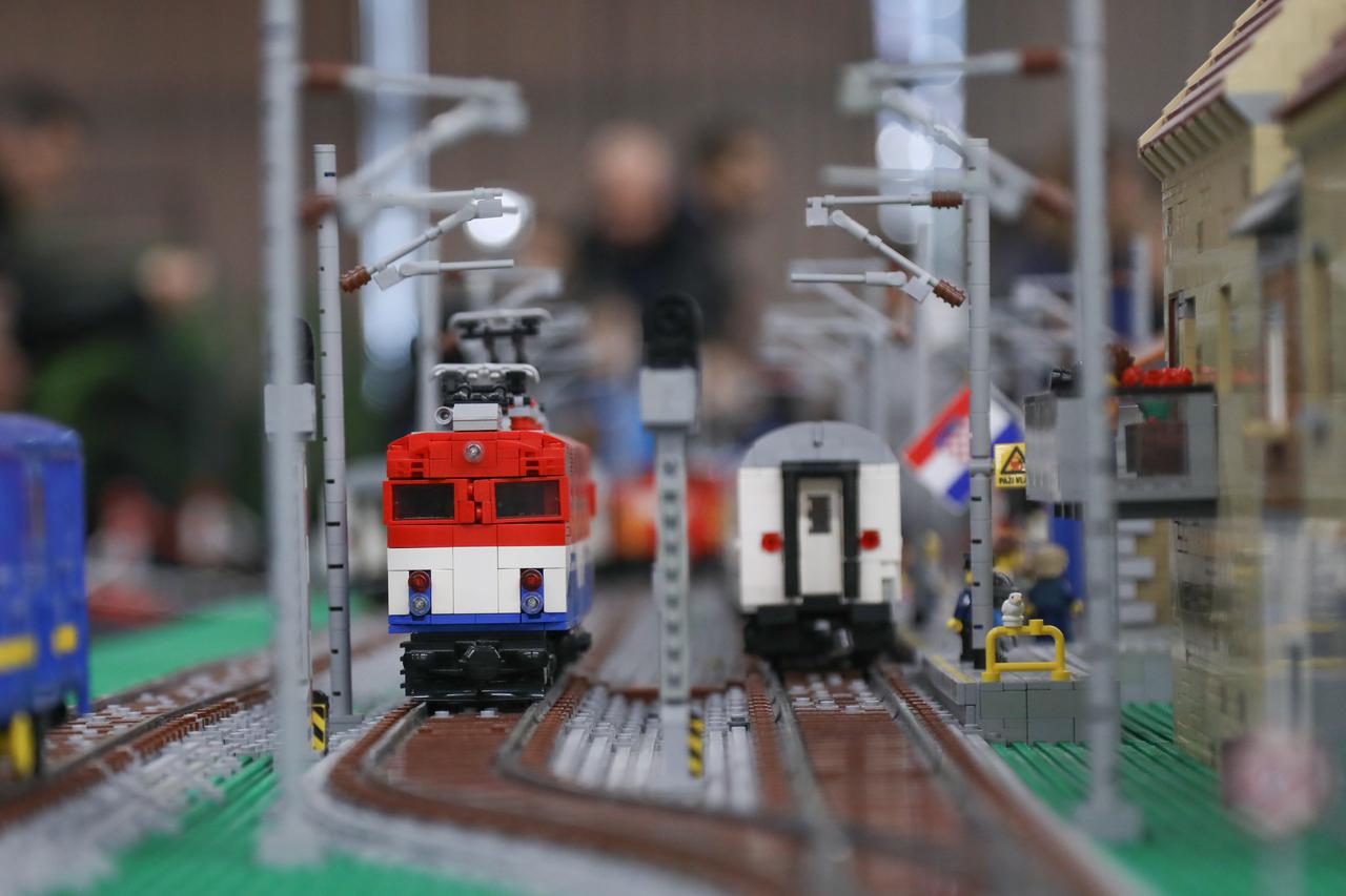 Zagreb: Izložba modela od LEGO kockica u Family Mallu privukla brojne posjetitelje